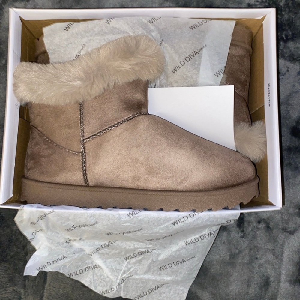 NIB- Wild Diva Women's Taupe Faux Fur Boots